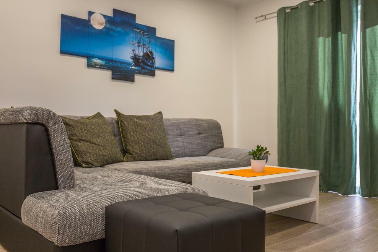 Acoustic Apartment Макарска Екстериор снимка