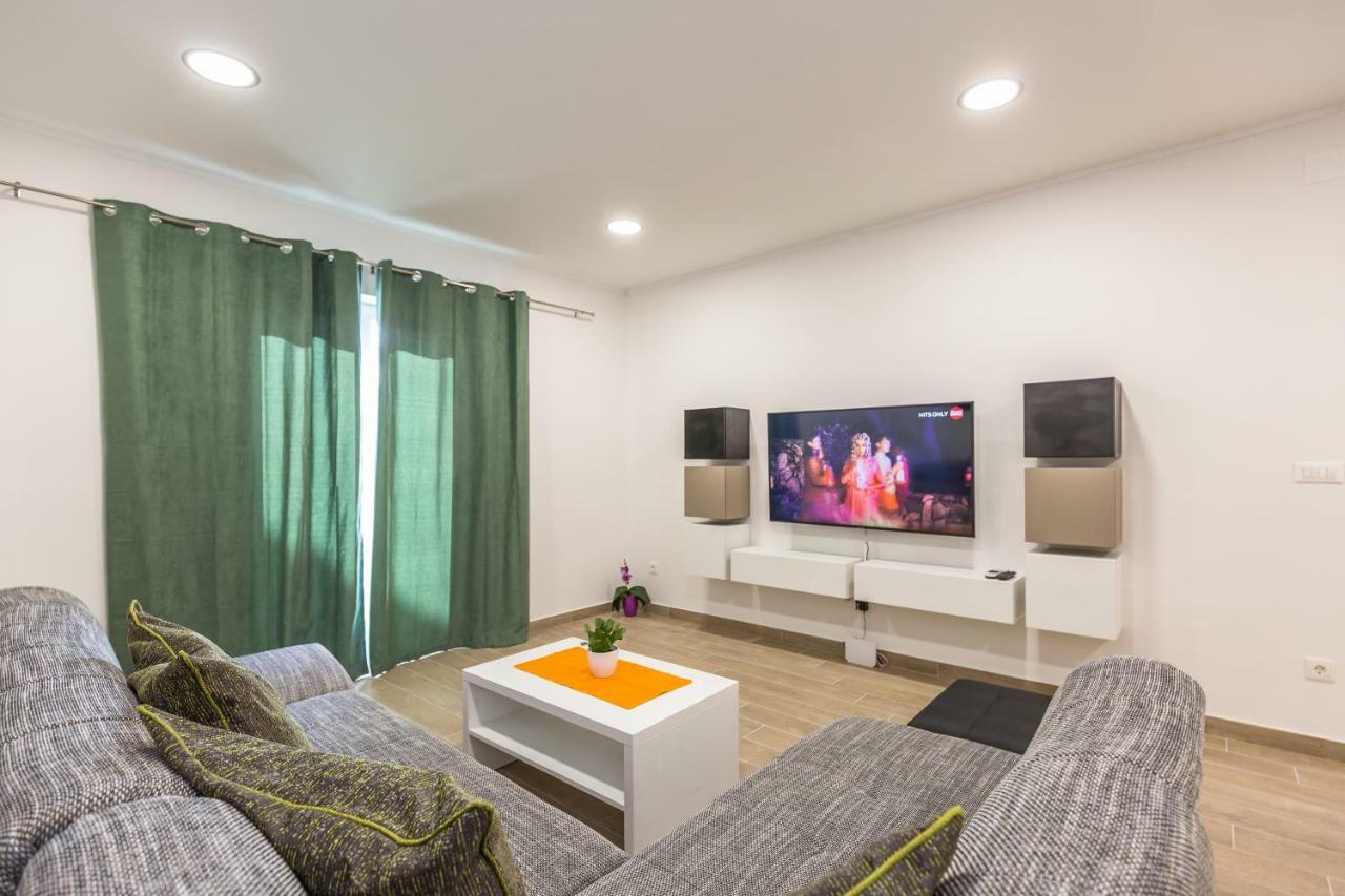 Acoustic Apartment Макарска Екстериор снимка